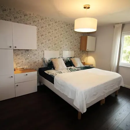 Peaceful Designer 50 Meters From Balaton, Ideal For Families Prázdninový dům Balatonakarattya