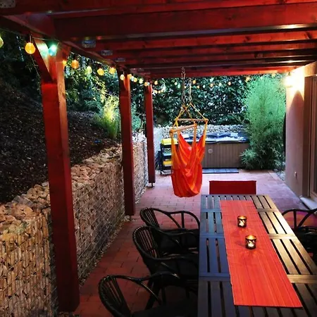 Vakantiehuis Peaceful Designer 50 Meters From Balaton, Ideal For Families Balatonakarattya