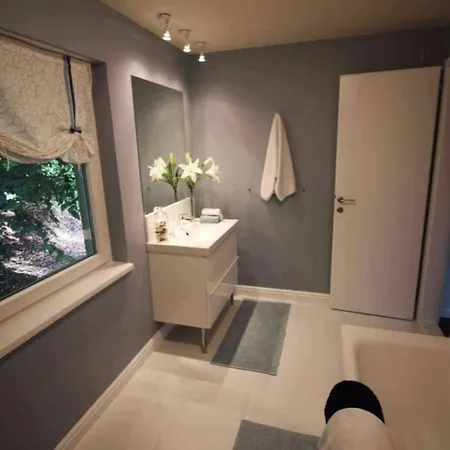 Vakantiehuis Peaceful Designer 50 Meters From Balaton, Ideal For Families *