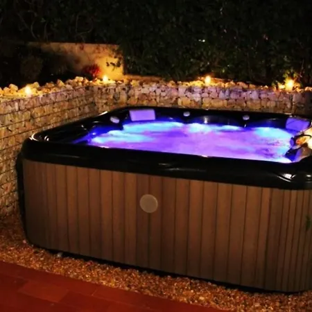 Vakantiehuis Peaceful Designer 50 Meters From Balaton, Ideal For Families Balatonakarattya