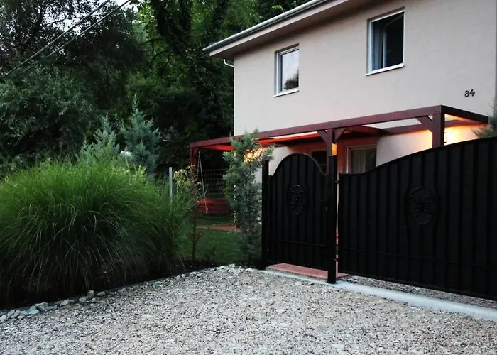 Peaceful Designer 50 Meters From Balaton, Ideal For Families 펜션