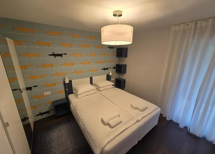 Peaceful Designer 50 Meters From Balaton, Ideal For Families 펜션 벌러토너커러처