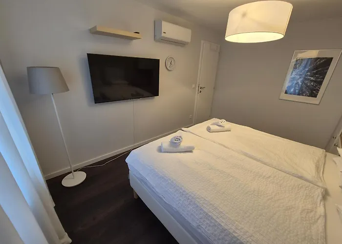 Peaceful Designer 50 Meters From Balaton, Ideal For Families 펜션