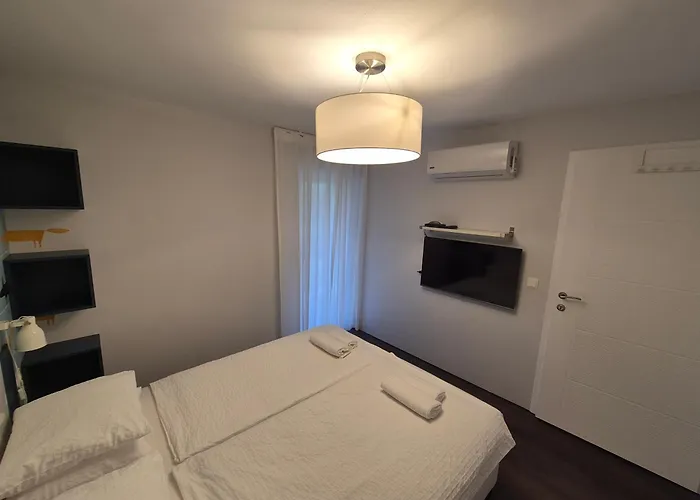 Peaceful Designer 50 Meters From Balaton, Ideal For Families Nyaraló Balatonakarattya