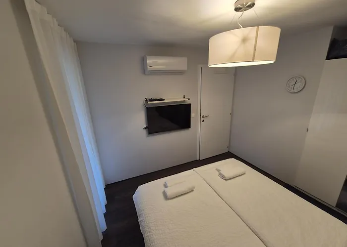 펜션 Peaceful Designer 50 Meters From Balaton, Ideal For Families 벌러토너커러처