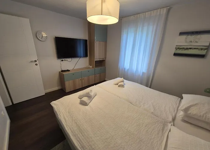 펜션 Peaceful Designer 50 Meters From Balaton, Ideal For Families 벌러토너커러처